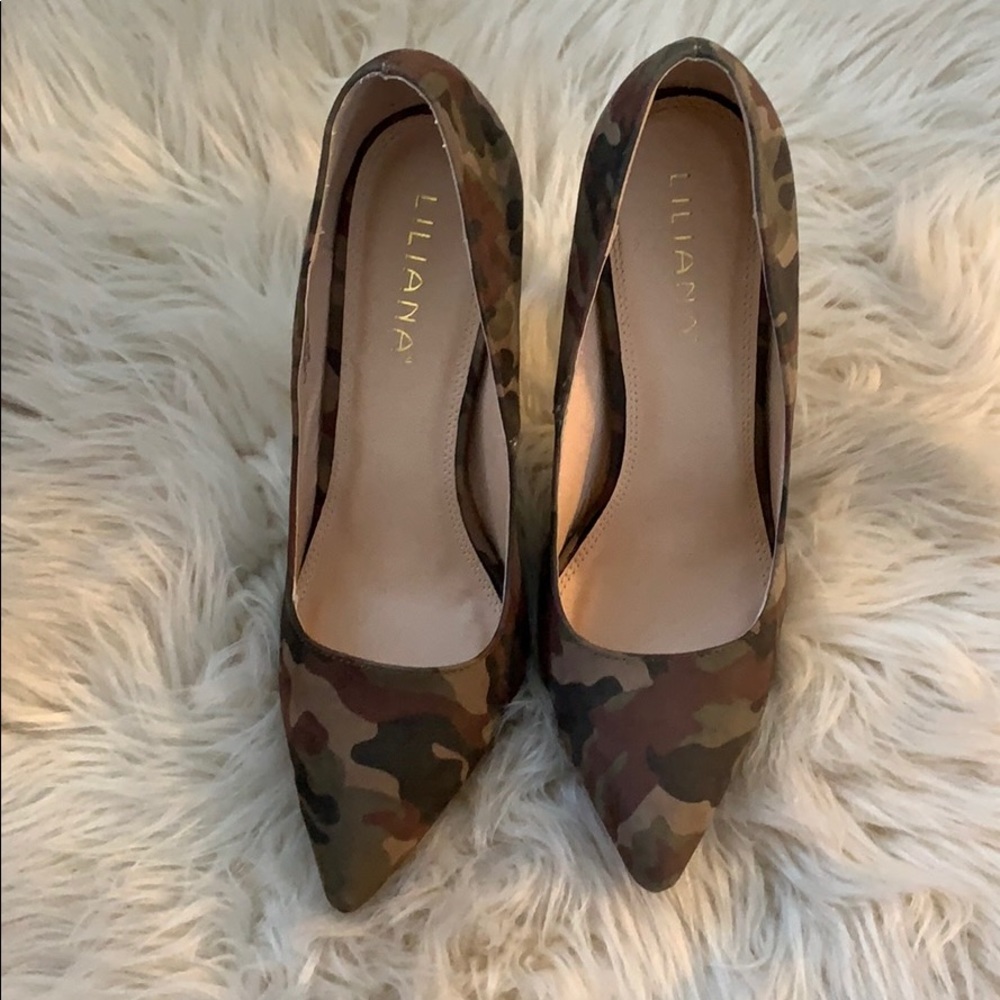 Liliana Camouflage Pumps